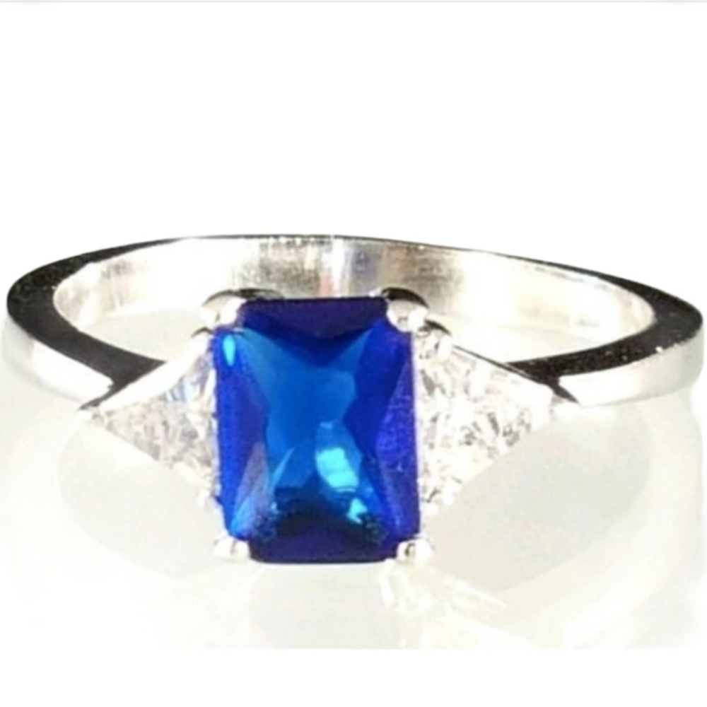 Birthstone Cocktail Ring  Blue silver cubic Zirconia  Size 9 *